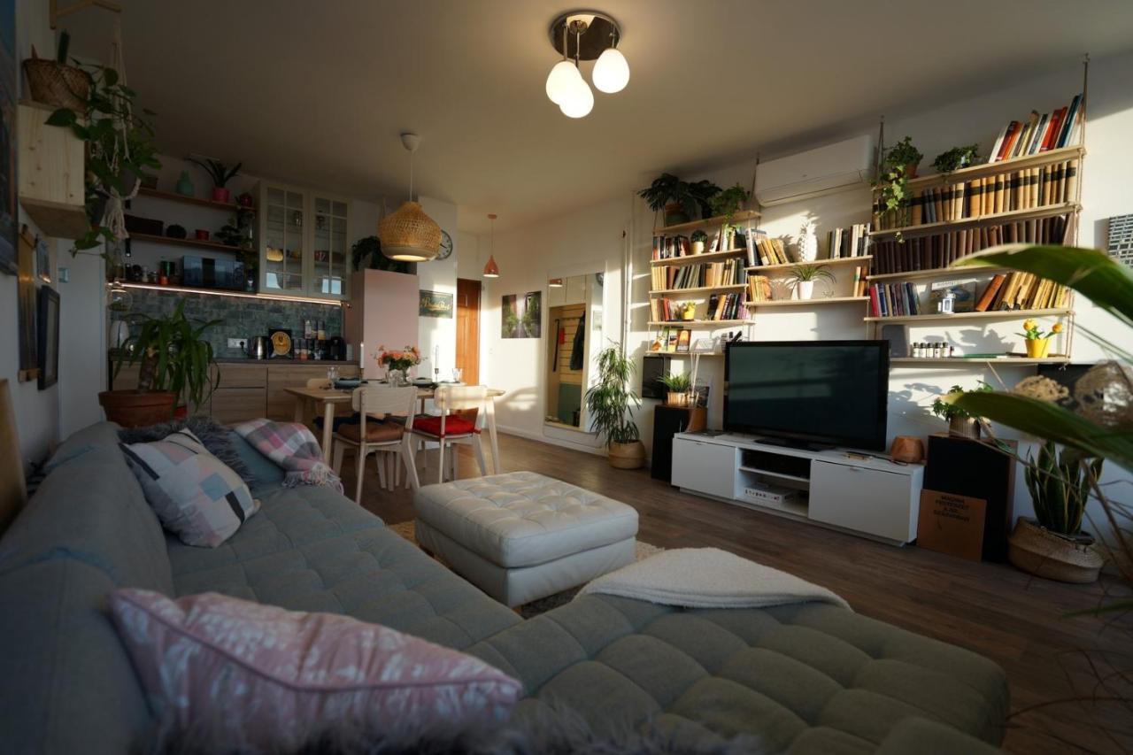 Apartment Skyline *